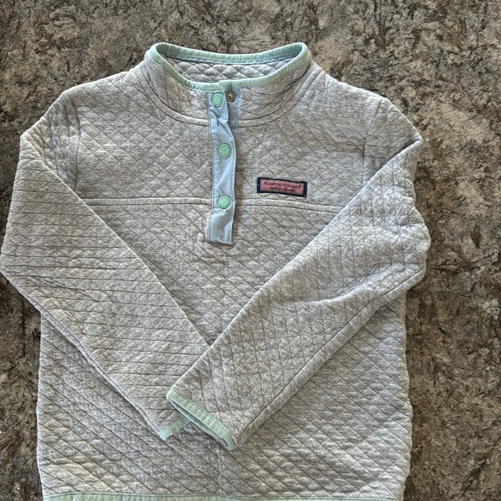 Like new Vineyard Vines kids S (7-8) 3/4 button top